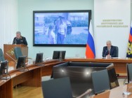 Владимир Колокольцев поздравил сотрудников органов внутренних дел, отличившихся при спасении погибавших, с высокими наградами