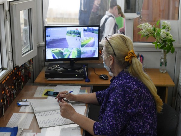 Топ-15 новостей недели: транспорт по QR-кодам, подзарядка для электромобилей и самый необычный детский сад