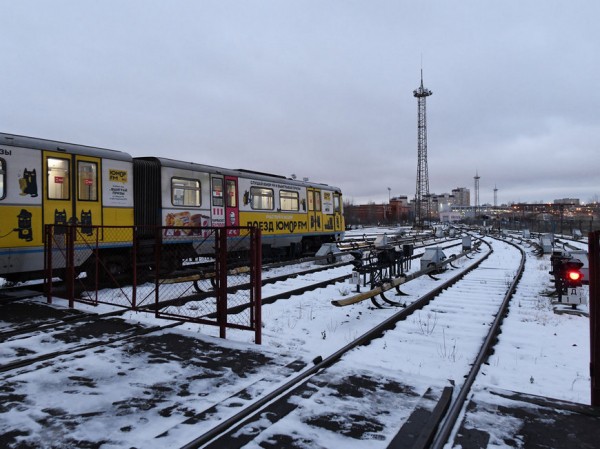 Один день из жизни работника метро: вместо радио – стук колес, вместо инспекторов ГИБДД – компьютерная система Один день из жизни работника метро: вместо радио – стук колес, вместо инспекторов ГИБДД – компьютерная система