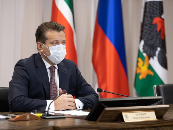 Мэр Казани: «Наша задача – чтобы ХХI век отметился в истории Казани хорошей архитектурой» Мэр Казани: «Наша задача – чтобы ХХI век отметился в истории Казани хорошей архитектурой»