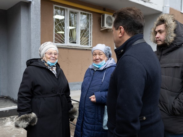 Мэр Казани оценил капитальный ремонт дома и двора в Приволжском районе Мэр Казани оценил капитальный ремонт дома и двора в Приволжском районе