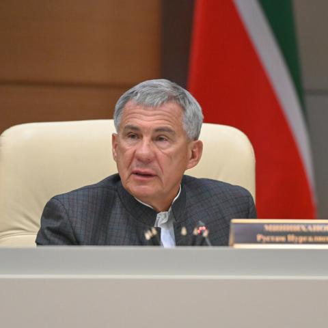 Минниханов отчитал главу Актанышкого района после сноса креста на местном кладбище Минниханов отчитал главу Актанышкого района после сноса креста на местном кладбище