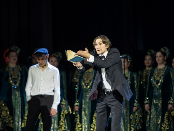 &laquo;Сөйли торган материя&raquo;: как поэты ХХ века обратились к современному поколению казанцев со сцены КЦ &laquo;Сайдаш&raquo;