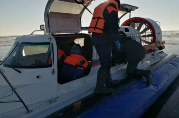 Трёх рыбаков спасли в Татарстане сотрудники МЧС Трёх рыбаков спасли в Татарстане сотрудники МЧС