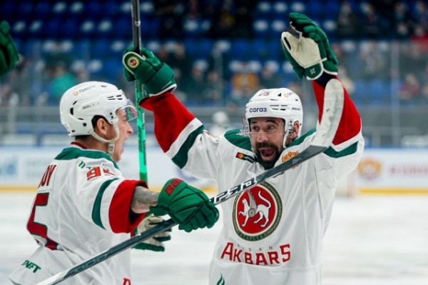 Чудо-продукты, девушки и сон. 13 советов юным хоккеистам от Даниса Зарипова