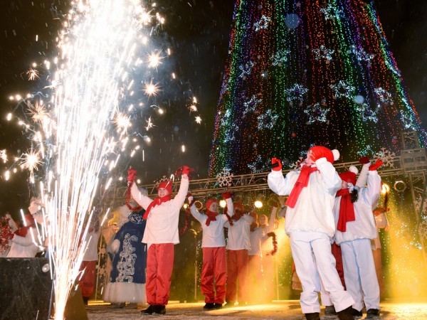 «Вот-вот» в парках и скверах: спектакль под открытым небом, выступление цирка из Санкт-Петербурга и новогодняя мастерская «Вот-вот» в парках и скверах: спектакль под открытым небом, выступление цирка из Санкт-Петербурга и новогодняя мастерская