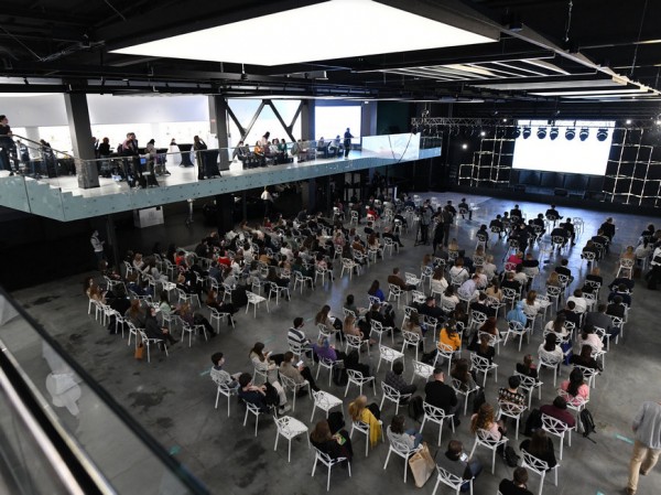 Мэр Казани выразил готовность помогать начинающим архитекторам и пригласить на «Казаныш» топовых экспертов Мэр Казани выразил готовность помогать начинающим архитекторам и пригласить на «Казаныш» топовых экспертов