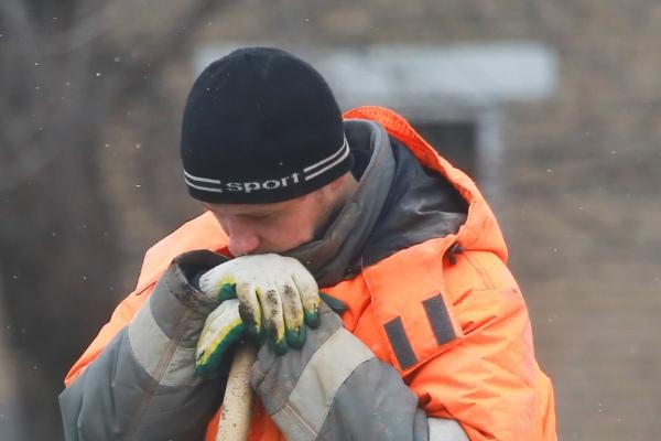 «Они же с жильцами общаются»: в Казани без QR-кода теперь не берут даже в дворники «Они же с жильцами общаются»: в Казани без QR-кода теперь не берут даже в дворники