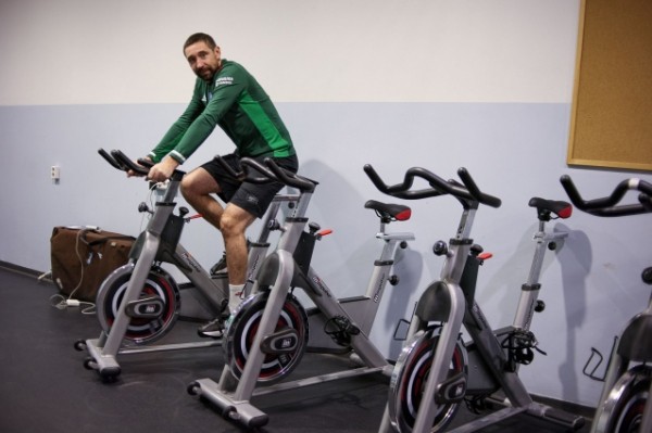 Чудо-продукты, девушки и сон. 13 советов юным хоккеистам от Даниса Зарипова