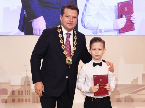 Топ-15 новостей недели: открытие главной елки Казани, спад заболеваемости COVID-19 и борьба с автохамами