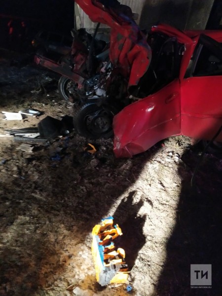 Появились ФОТО смертельного ДТП на трассе в Татарстане