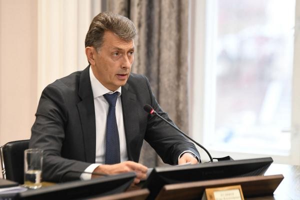 «Людям фиолетово, им доехать надо!»: Ильсур Метшин всыпал подчиненным за «косяки» с закрытием улицы Меховщиков «Людям фиолетово, им доехать надо!»: Ильсур Метшин всыпал подчиненным за «косяки» с закрытием улицы Меховщиков