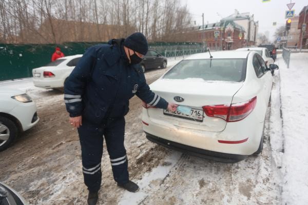 «Последнее китайское предупреждение»: халявщикам на платных парковках в Казани начнут блокировать колеса «Последнее китайское предупреждение»: халявщикам на платных парковках в Казани начнут блокировать колеса