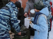 Полицейский Дед Мороз водил школьников на экскурсию в кинологический центр