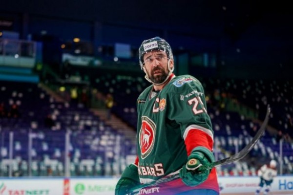 Чудо-продукты, девушки и сон. 13 советов юным хоккеистам от Даниса Зарипова