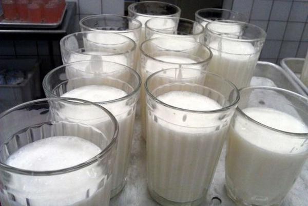 Не пейте на здоровье!.. В казанских детсадах малышне недоливают кефира