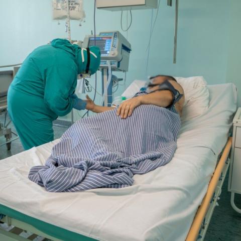 Прирост коронавируса — 74%, но жестких ограничений не будет: как изменится эпидситуация в Татарстане Прирост коронавируса — 74%, но жестких ограничений не будет: как изменится эпидситуация в Татарстане