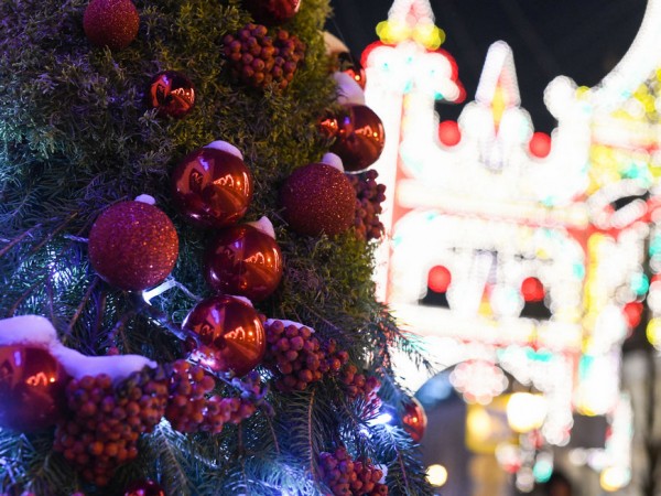 34 тыс. жителей и гостей Казани встретили Новый год на праздничной площадке около Чаши