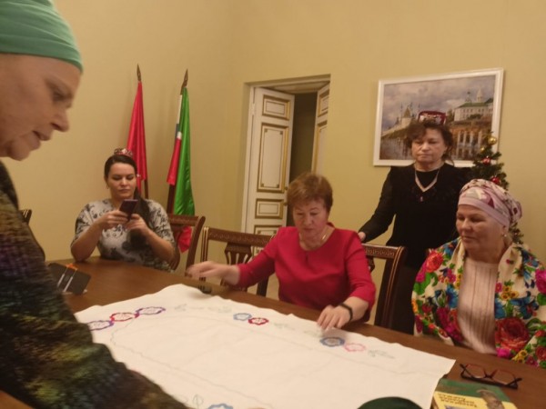 "В гости хожу в Калфаке моей мамы" "В гости хожу в Калфаке моей мамы"