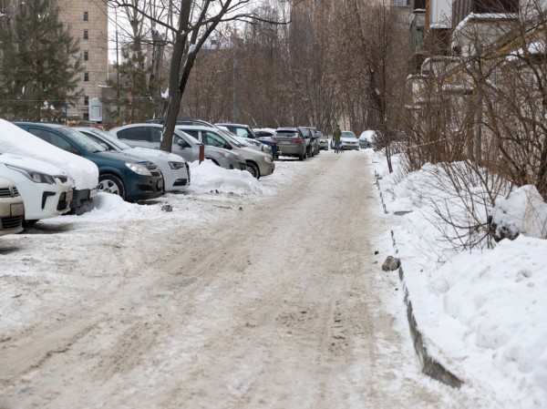 В Казани проверили уборку дворов и внутриквартальных проездов от снега