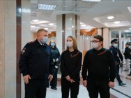 В Казани полицейские исполнили новогоднюю мечту детей, мечтающих стать стражами правопорядка В Казани полицейские исполнили новогоднюю мечту детей, мечтающих стать стражами правопорядка