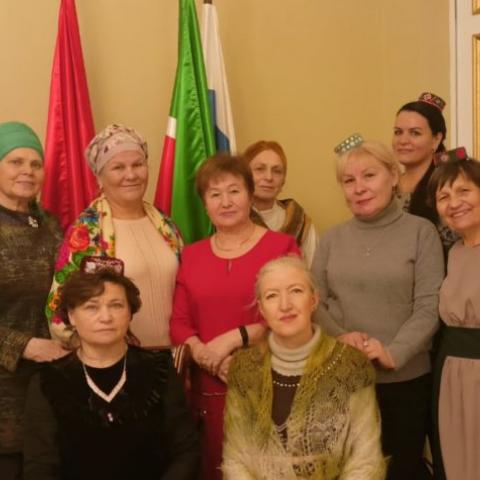 "В гости хожу в Калфаке моей мамы" "В гости хожу в Калфаке моей мамы"