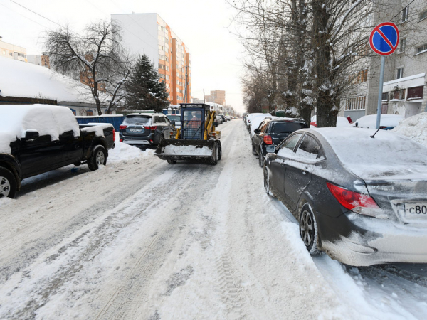 Сегодня на уборку улиц Казани вышли 381 единица техники и 525 дорожных рабочих