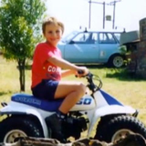 Ребенок из богатой семьи вырос в бедности из-за ошибки в роддоме