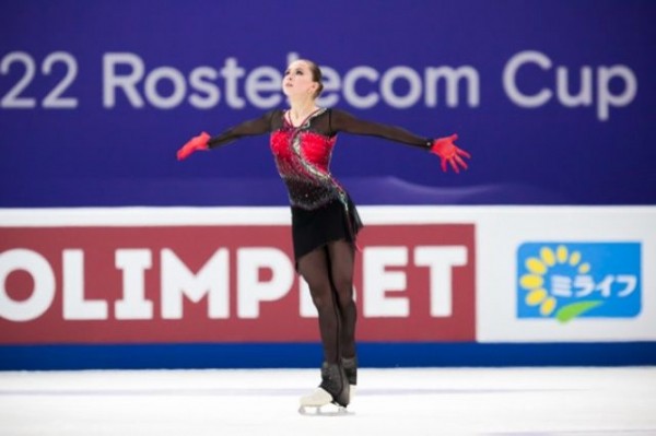 Валиева вывела Россию на первое место, выиграв короткую программу на ОИ