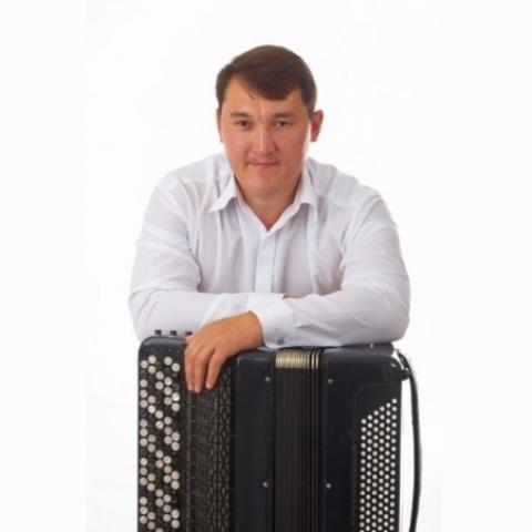 В Уфе скоропостижно скончался композитор и баянист Ильшат Яхин