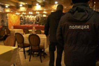 Откройте, полиция!.. Пандемия и проверяющие разогнали из казанских баров и ресторанов посетителей и персонал