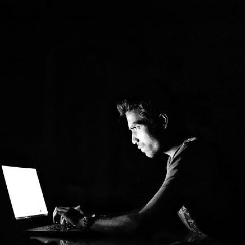 Мошенники стали раздавать деньги россиянам Мошенники стали раздавать деньги россиянам