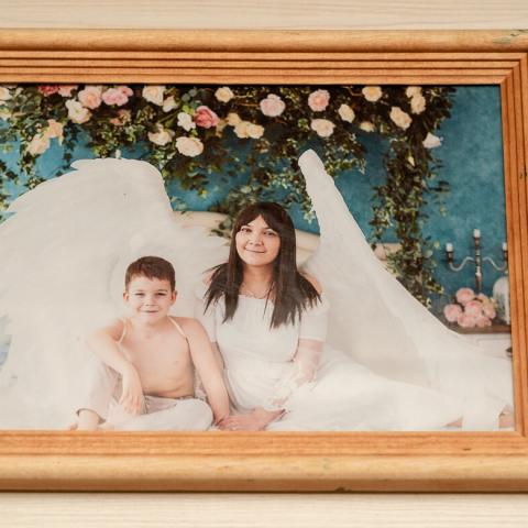 &laquo;Смерть матери принял по-взрослому&raquo;: как живет сын умершей от рака Айгуль Фазыловой