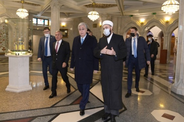 Каучук, шины, орден &laquo;Дуслык&raquo;. Что делал президент Казахстана в Татарстане