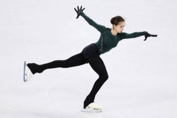 Валиева вывела Россию на первое место, выиграв короткую программу на ОИ