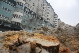 &laquo;А нас почему не спросили?&raquo;: в Казани жильцы многоэтажек продолжают воевать из-за парковок и деревьев во дворах