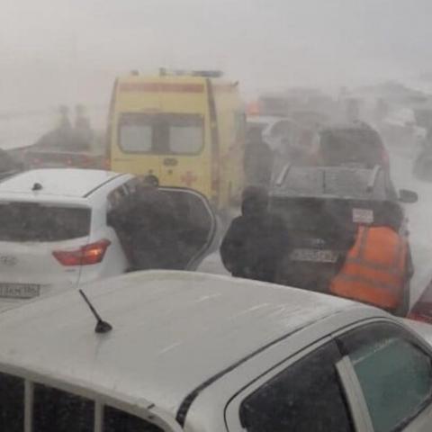 На российской трассе столкнулись 22 автомобиля (ВИДЕО)