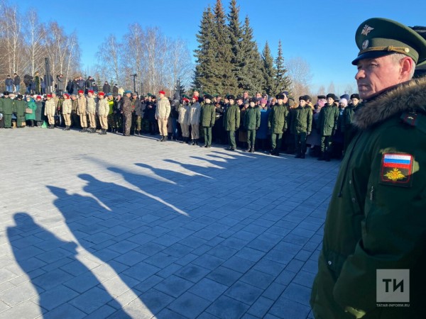 В Нижнекамске прощаются с погибшим во время спецоперации Ильнуром Сибгатуллиным (ФОТО, ВИДЕО)