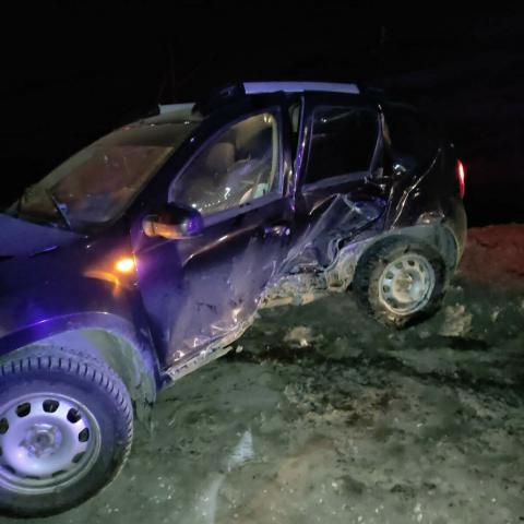 Четыре человека пострадали в столкновении двух легковушек на трассе в Татарстане (ФОТО)