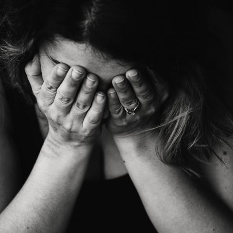 Ребенок звонил, когда маму убивали: на Дону осудили участкового, который проигнорировал звонок девочки