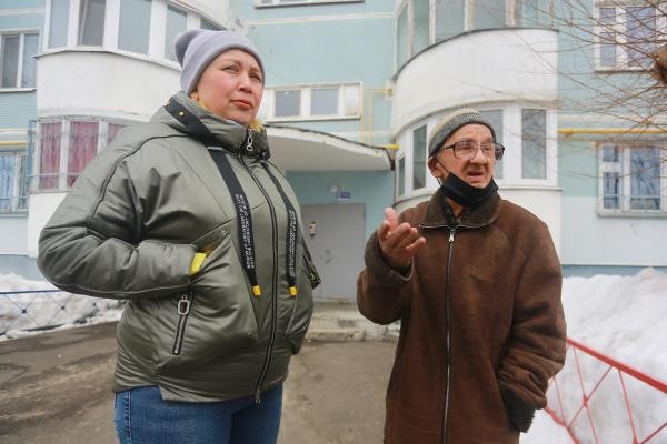 &laquo;А нас почему не спросили?&raquo;: в Казани жильцы многоэтажек продолжают воевать из-за парковок и деревьев во дворах