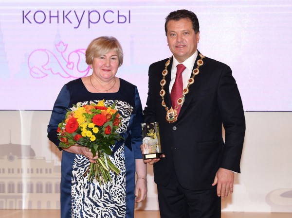 Ильсур Метшин: &laquo;Мы безгранично благодарны женщинам за теплоту семейного очага, заботу о родных и близких, воспитание детей&raquo;