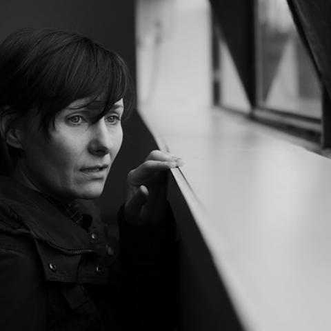 В Татарстане женщина на остановке отдала незнакомцу 200 тысяч рублей