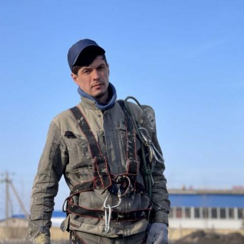 В Набережных Челнах строительному альпинисту пригрозили перерезать веревку