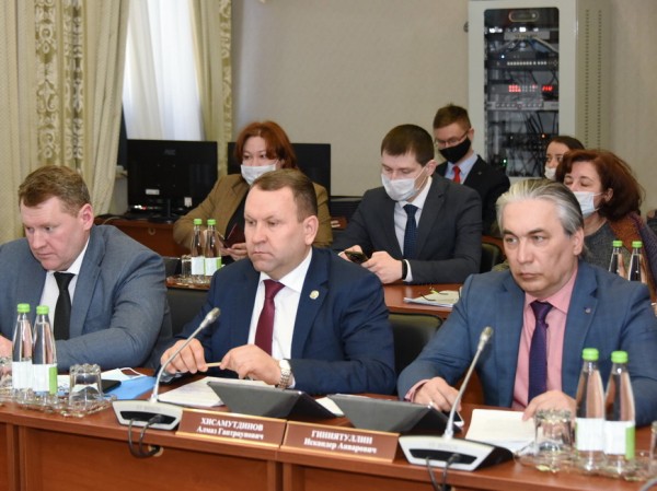 Искандер Гиниятуллин: «Ответственность в обращении с животными должны прежде всего проявлять их владельцы» Искандер Гиниятуллин: «Ответственность в обращении с животными должны прежде всего проявлять их владельцы»