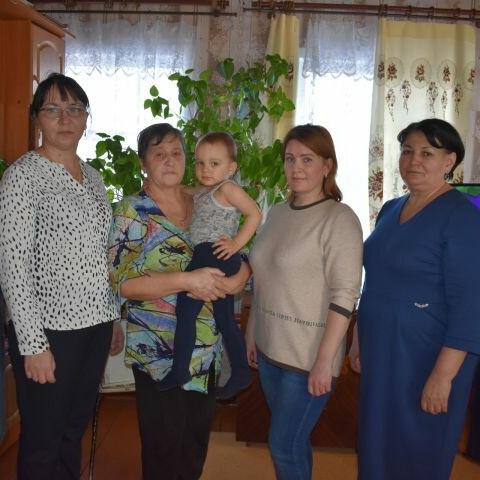 &laquo;На ночь уходили в бомбоубежище&raquo;: в Татарстане встречают переселенцев с Донбасса