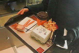 &laquo;Шаурму будем есть&raquo;: казанцы прощаются с &laquo;Макдоналдсом&raquo; неизвестно на сколько