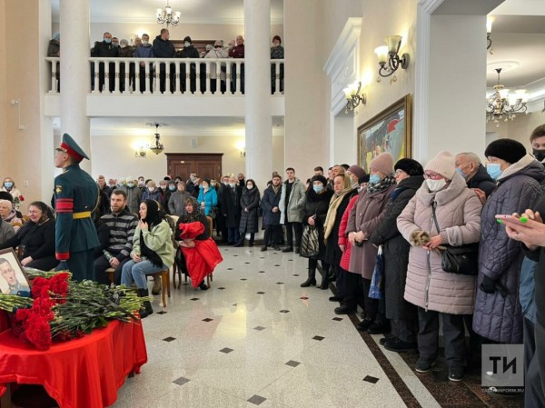 В Татарстане прощаются с Дамиром Исламовым, погибшим во время спецоперации на Украине (ВИДЕО)