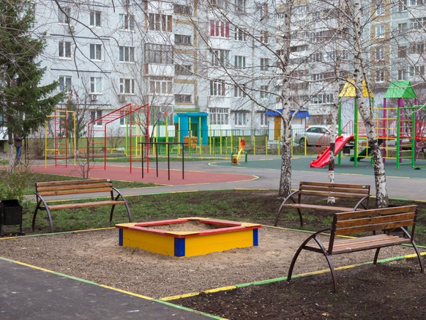 И.Метшин поручил строго соблюдать в Казани регламент работ по программе &laquo;Наш двор&raquo;