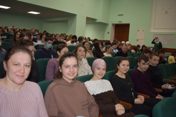 В рамках &laquo;Пушкинской карты&raquo; тинчуринцы привезли спектакль в Кайбицкий район (ФОТО)